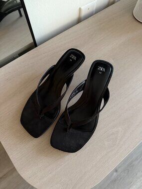 ZARA Black Kitten Heel Sandals – Minimal Thong Heels